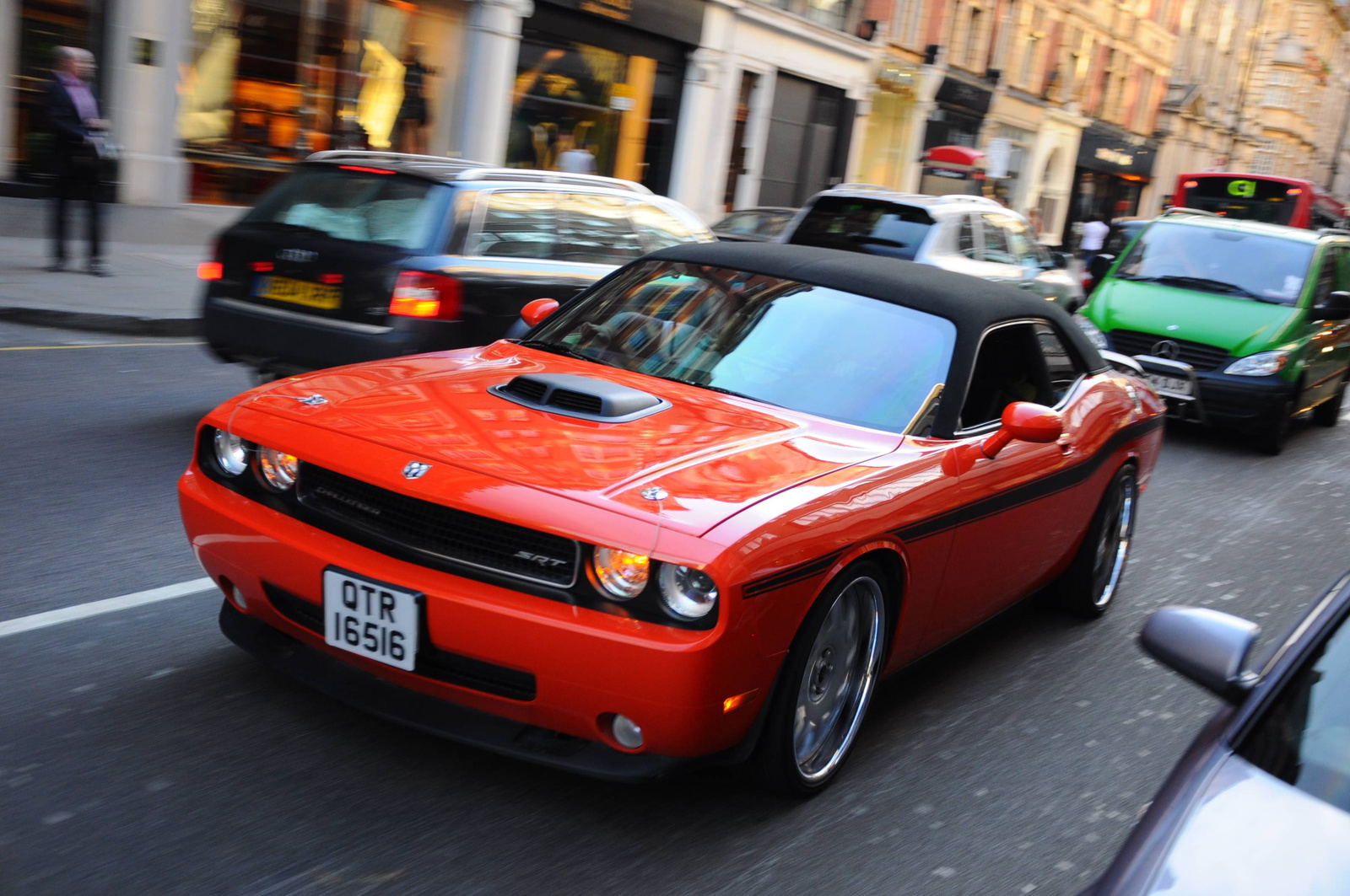 Dodge Challenger SRT8