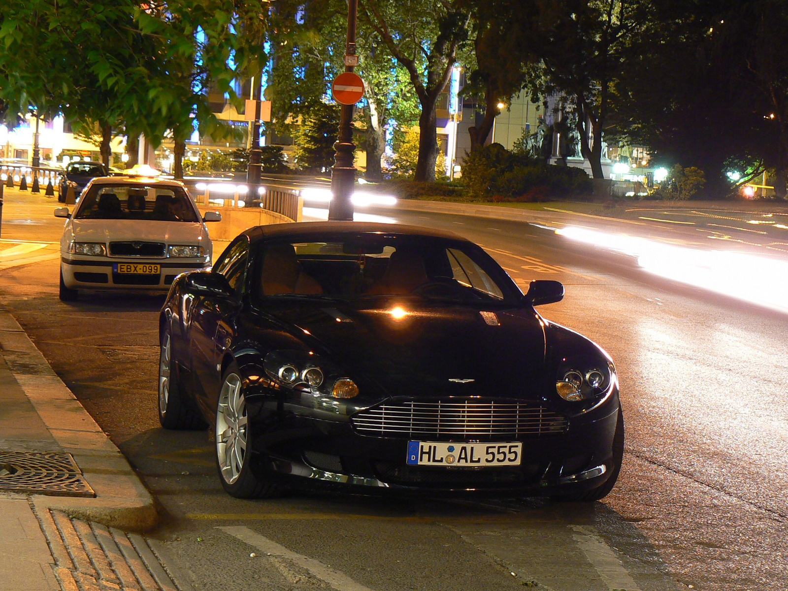 Aston Martin DB9 Volante 054