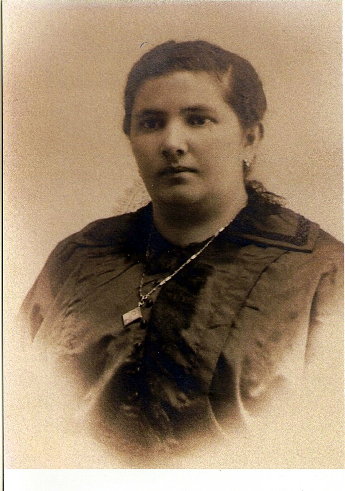 TagyiPiroska1884-1945-b