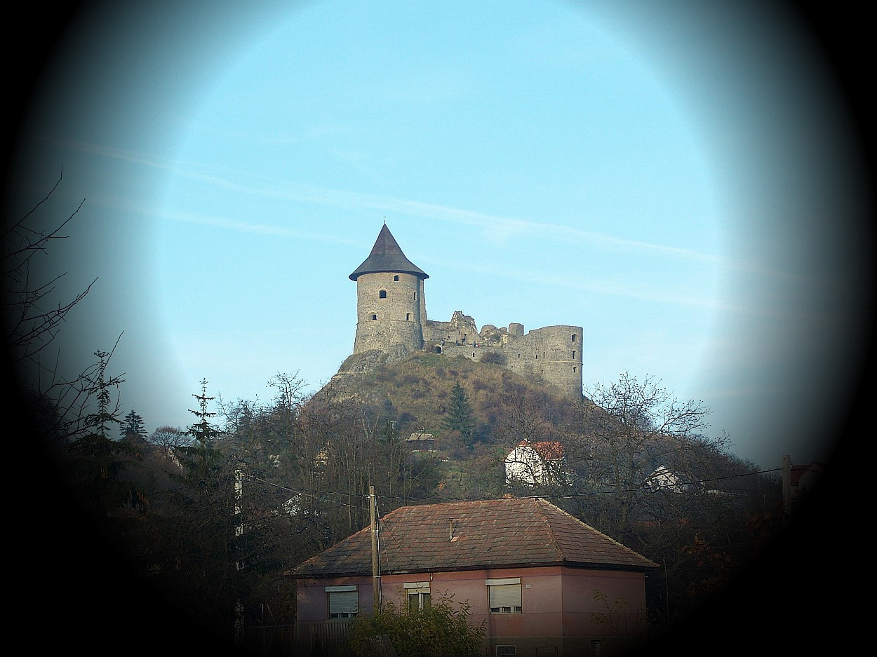 Somoskői vár, a másik oldala szlovákia