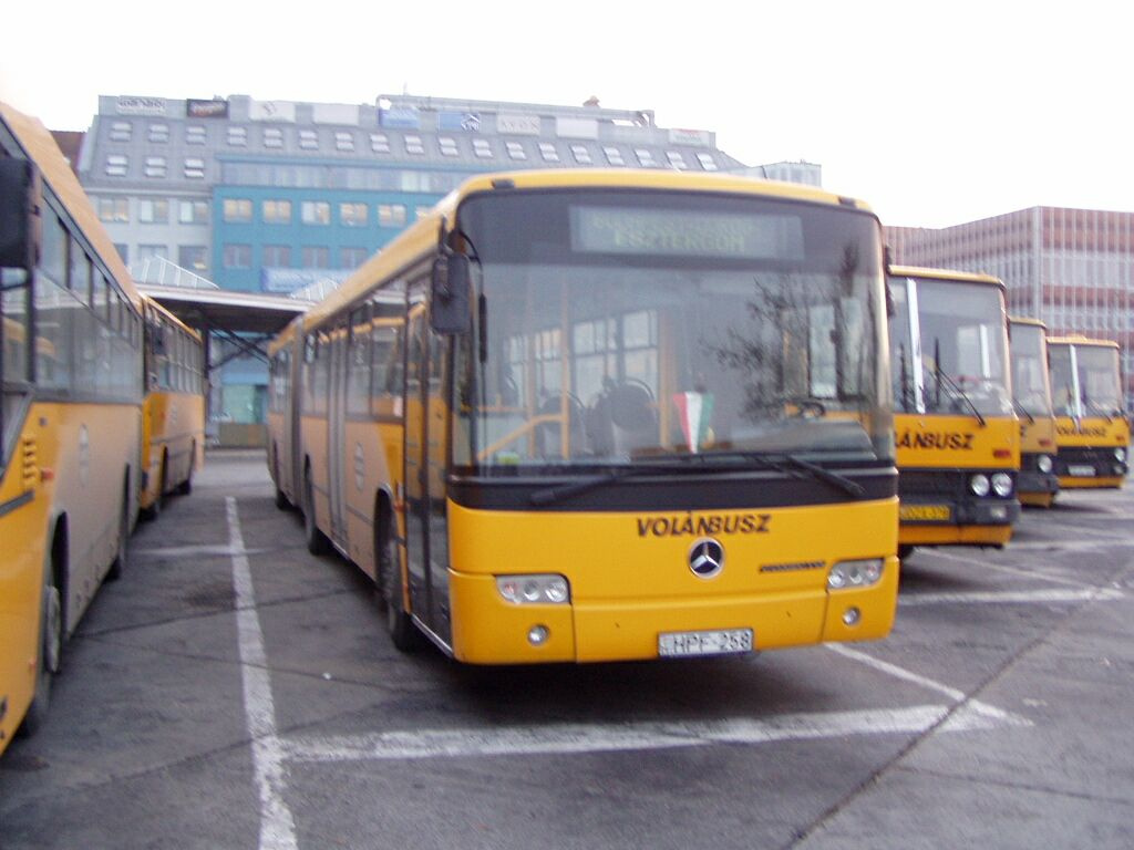 Mercedes-Connecto-volánbusz-051023-04