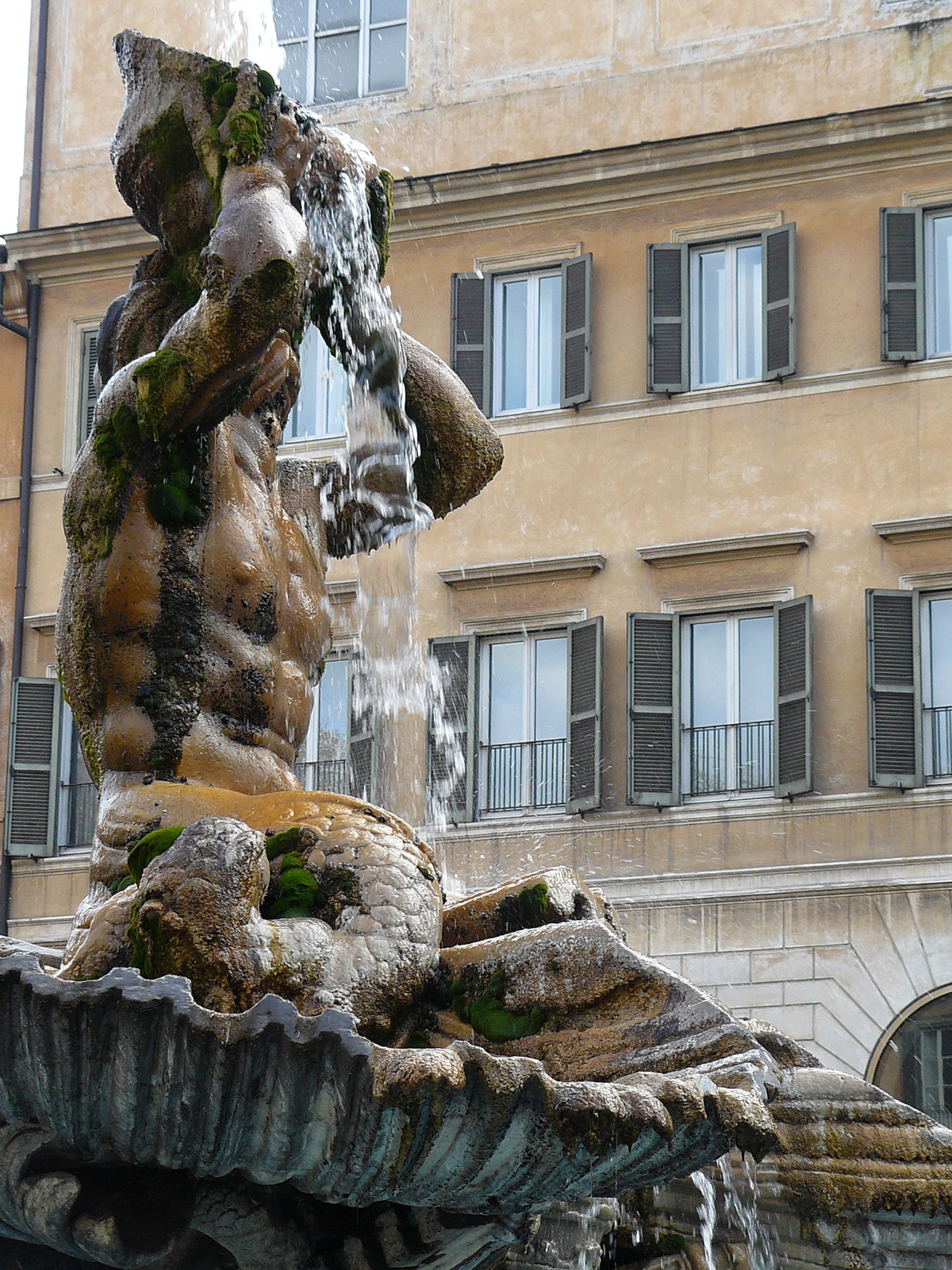 Fontana del Tritone