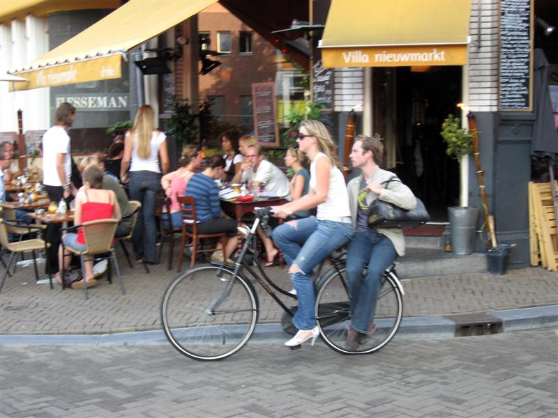 pp9b amsterdam bicycle many (Medium)