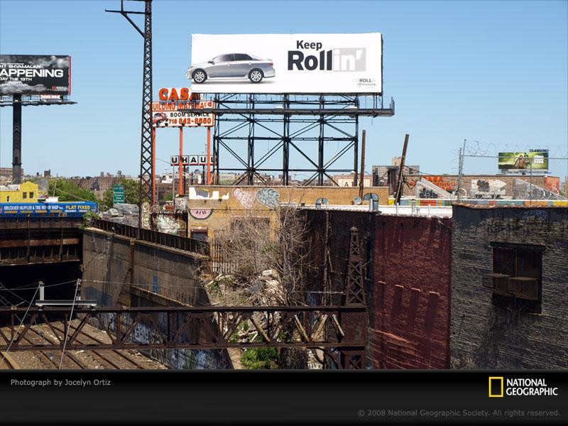 billboards-train-tracks-pc08nyd3jor101-sw (Medium)