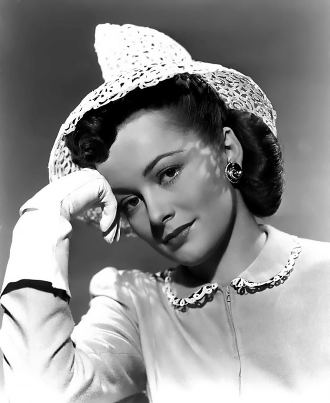 oliviadehavilland0580raz2-837x1024