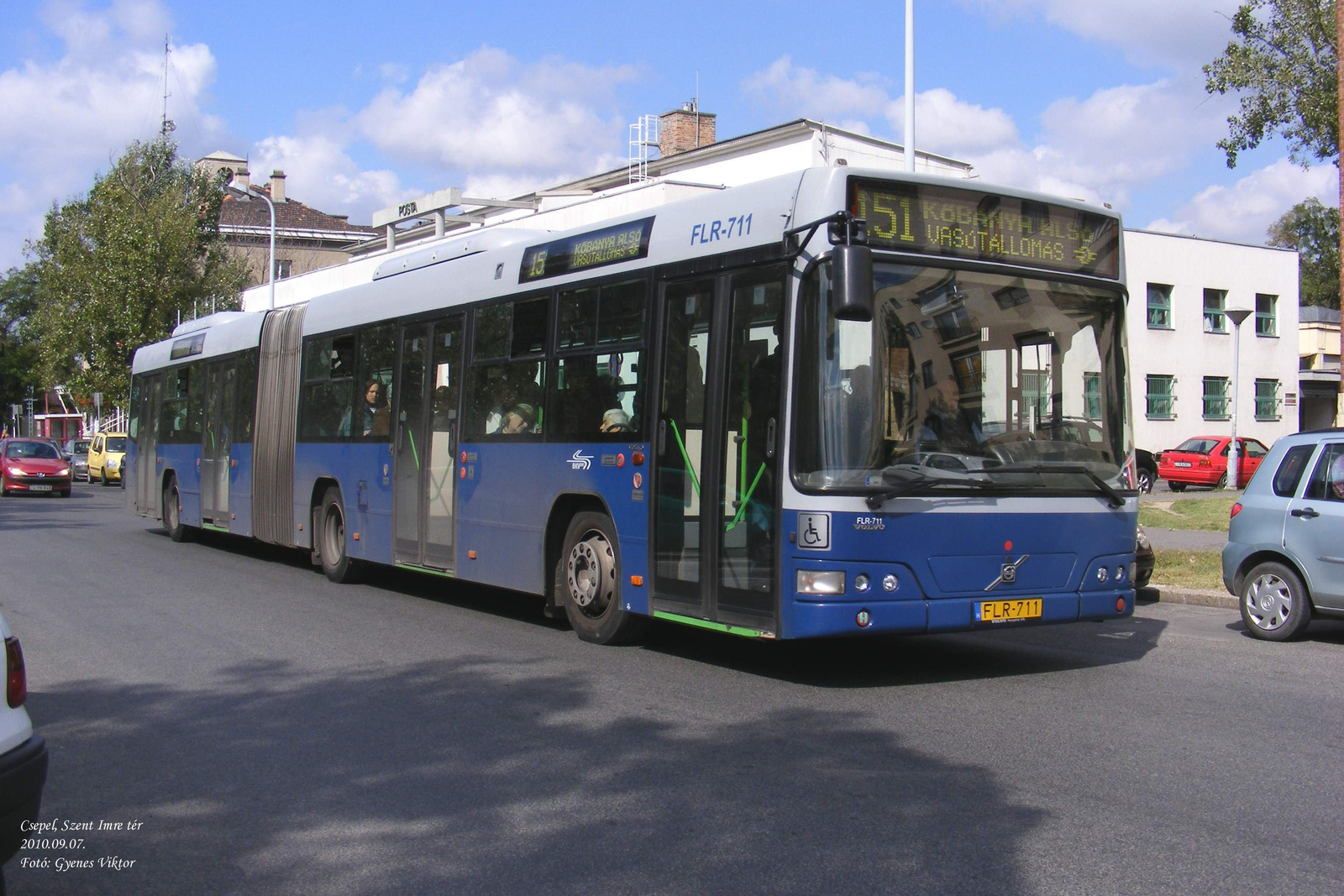 Busz FLR-711