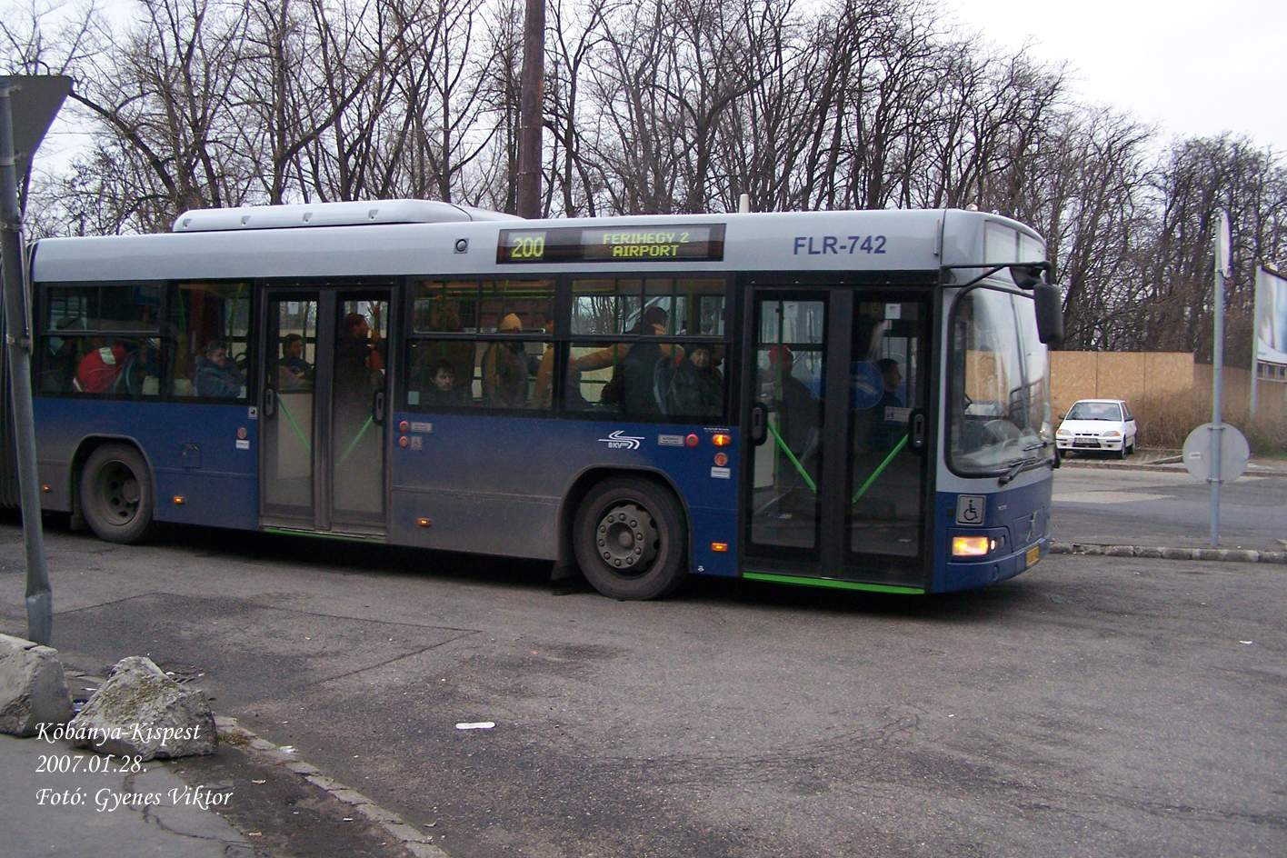 Busz FLR-742