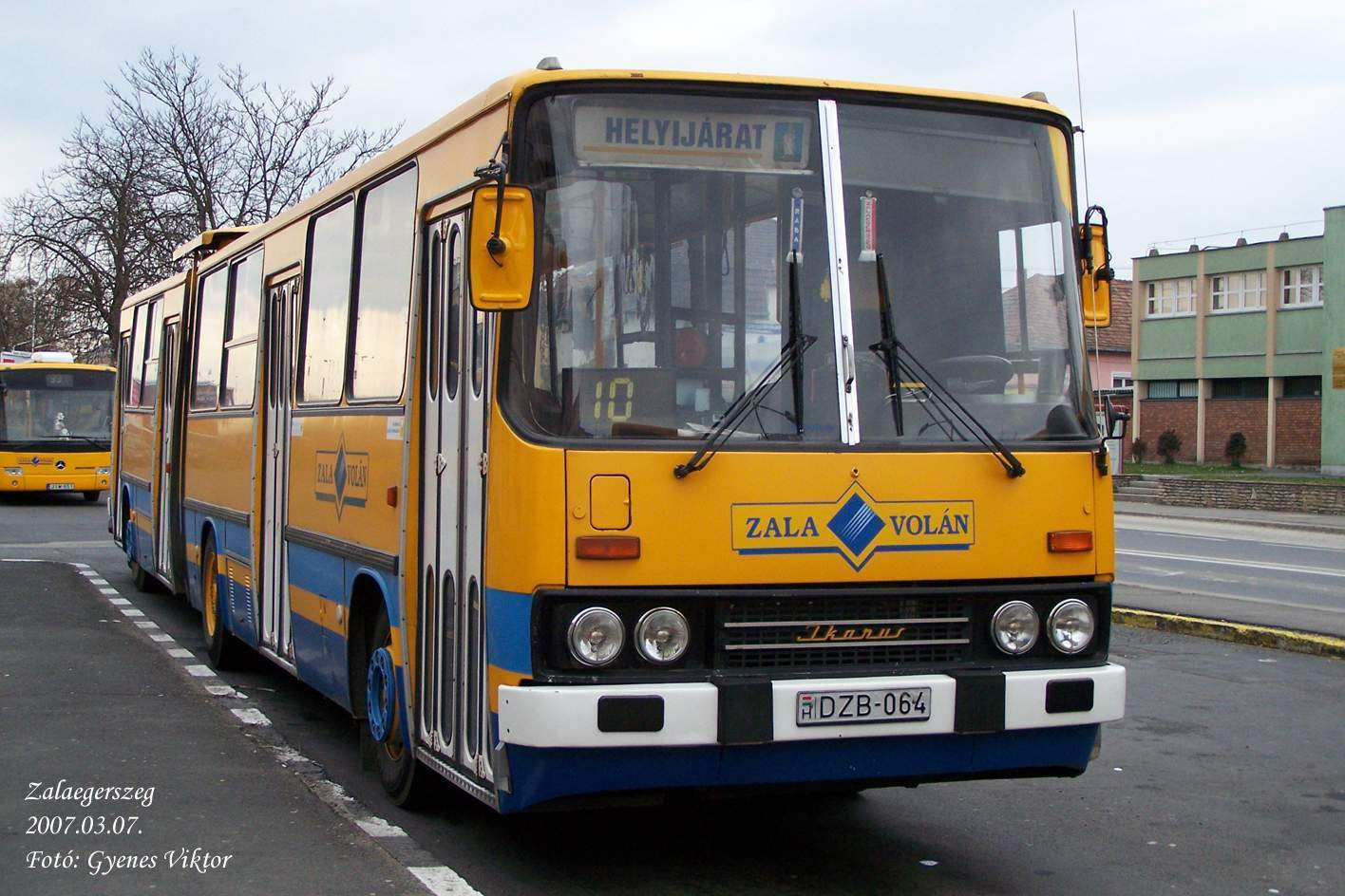 Ikarus 280-DZB-064