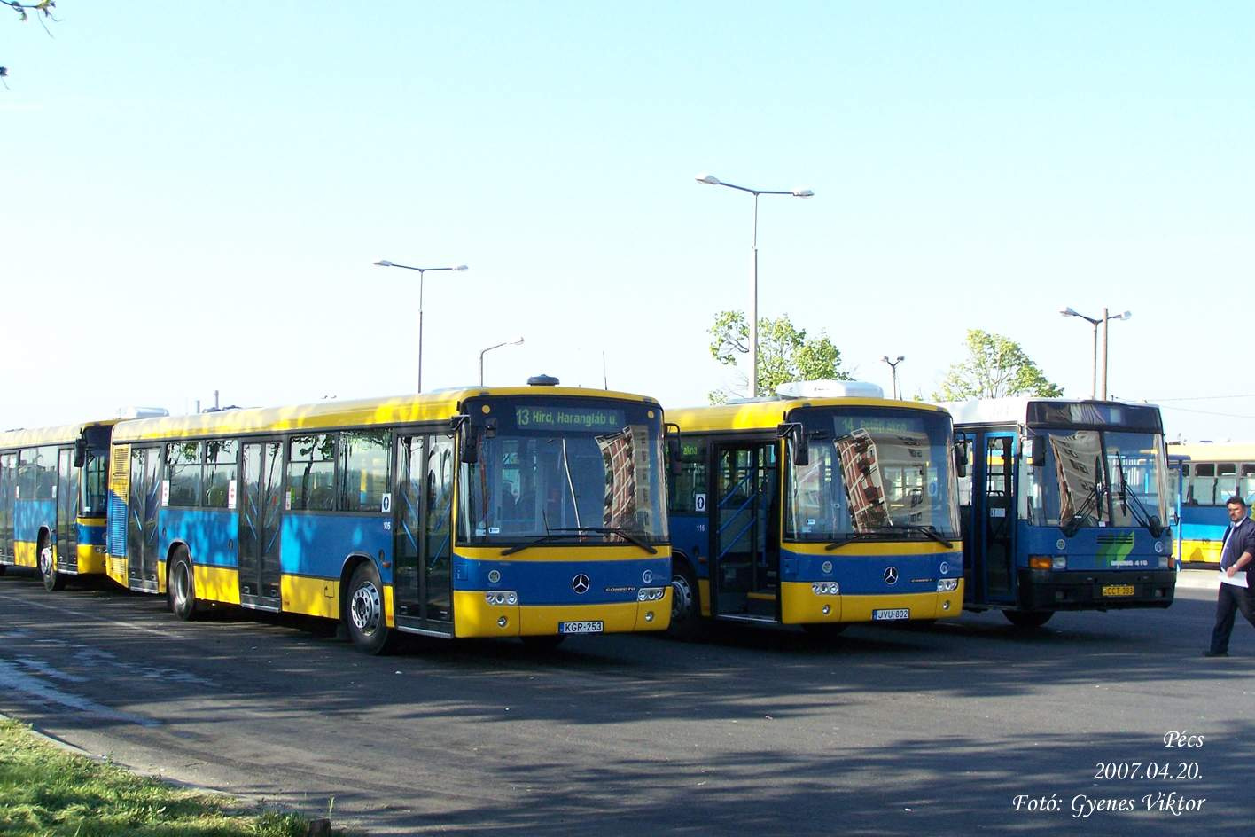 Mercedes Conecto-KGR-253+JVU-802+Ikarus 415-CCT-393 2