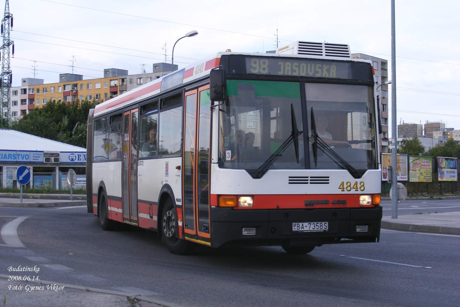 Pozsonyi busz BA-735BS