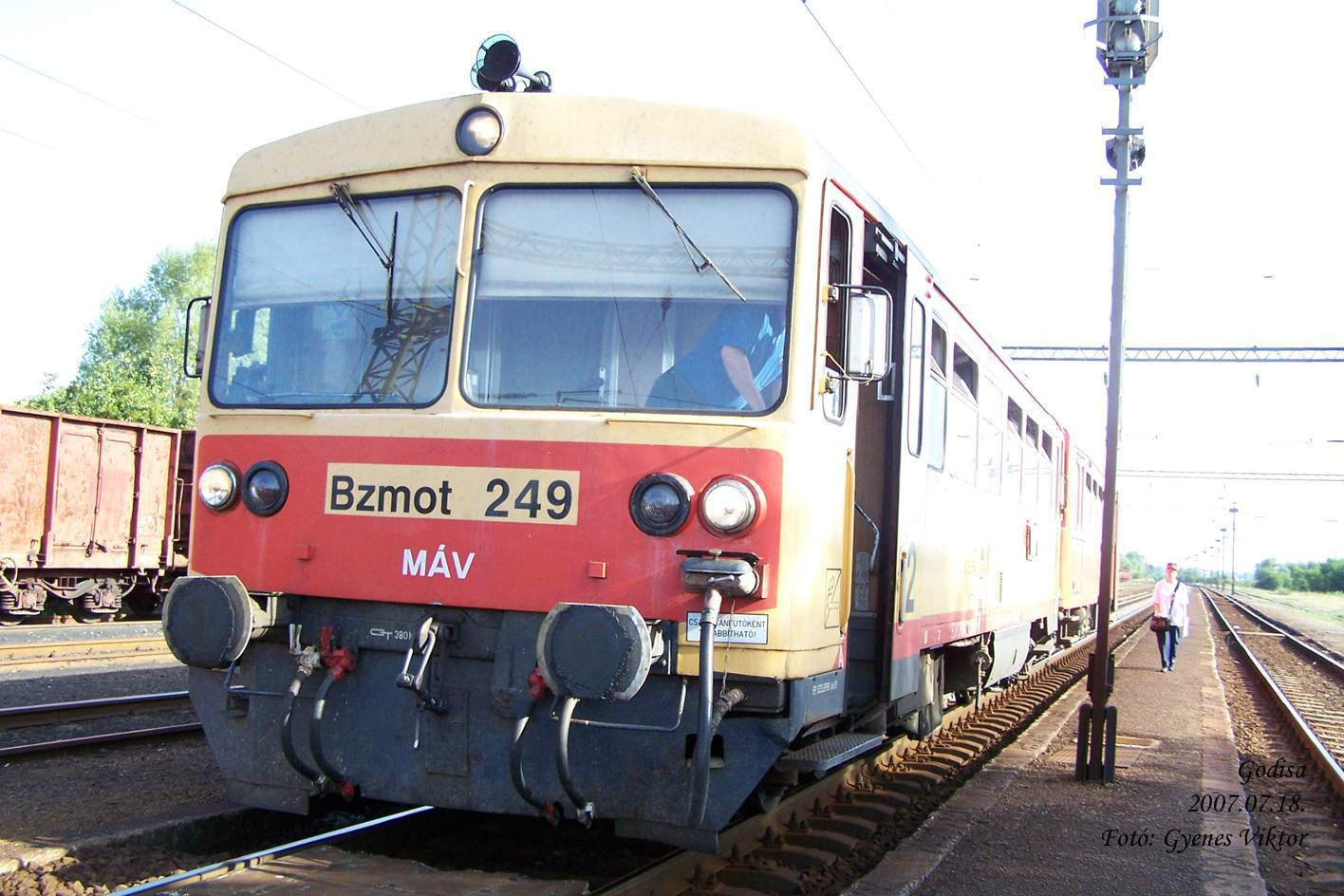 Bzmot249 03