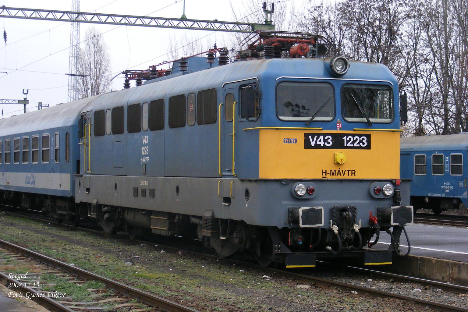 V43-1223 6