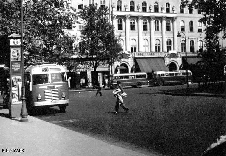 budapest Vorosmarty ter '50