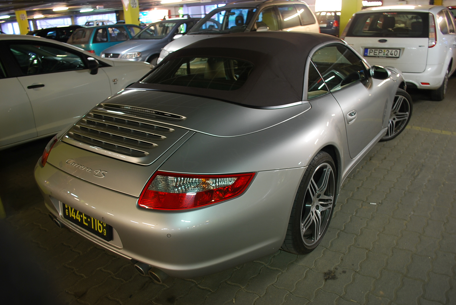 Porsche 911 Carrera 4S Cabrio