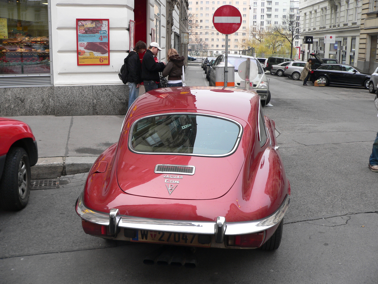 jaguar e-type