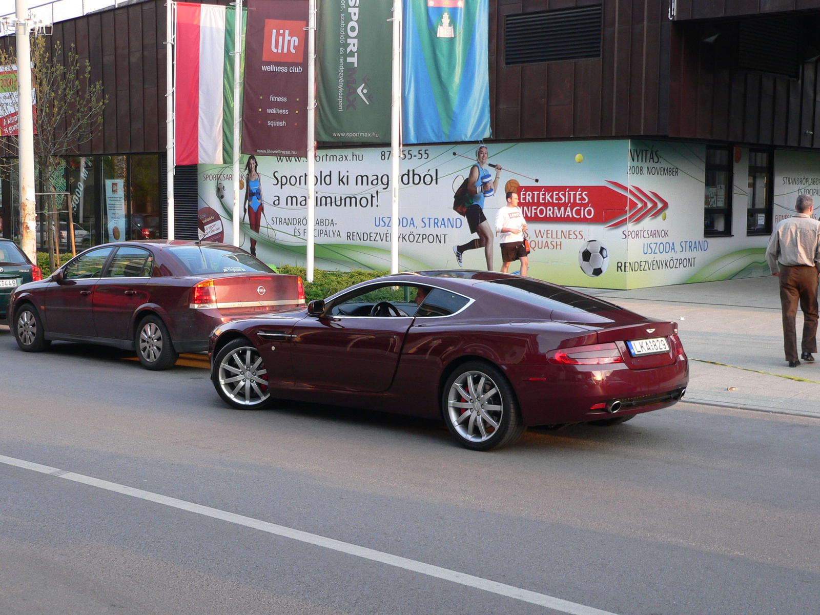 Aston Martin DB9