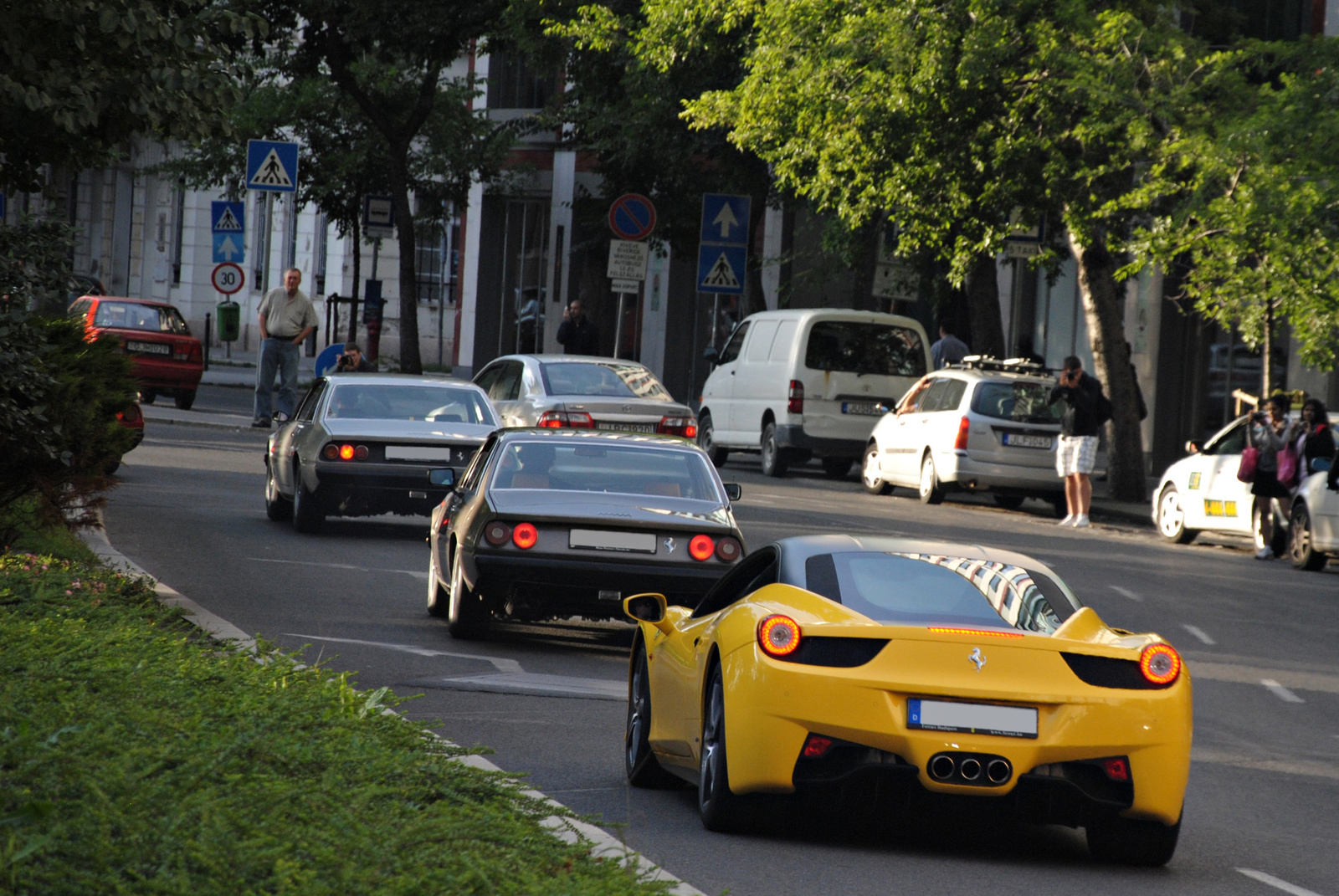 2x Ferrari 365 GT4 2+2 & 458 Italia